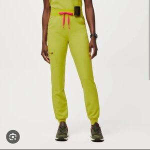 Women's Figs Zamora joggers medium limeade